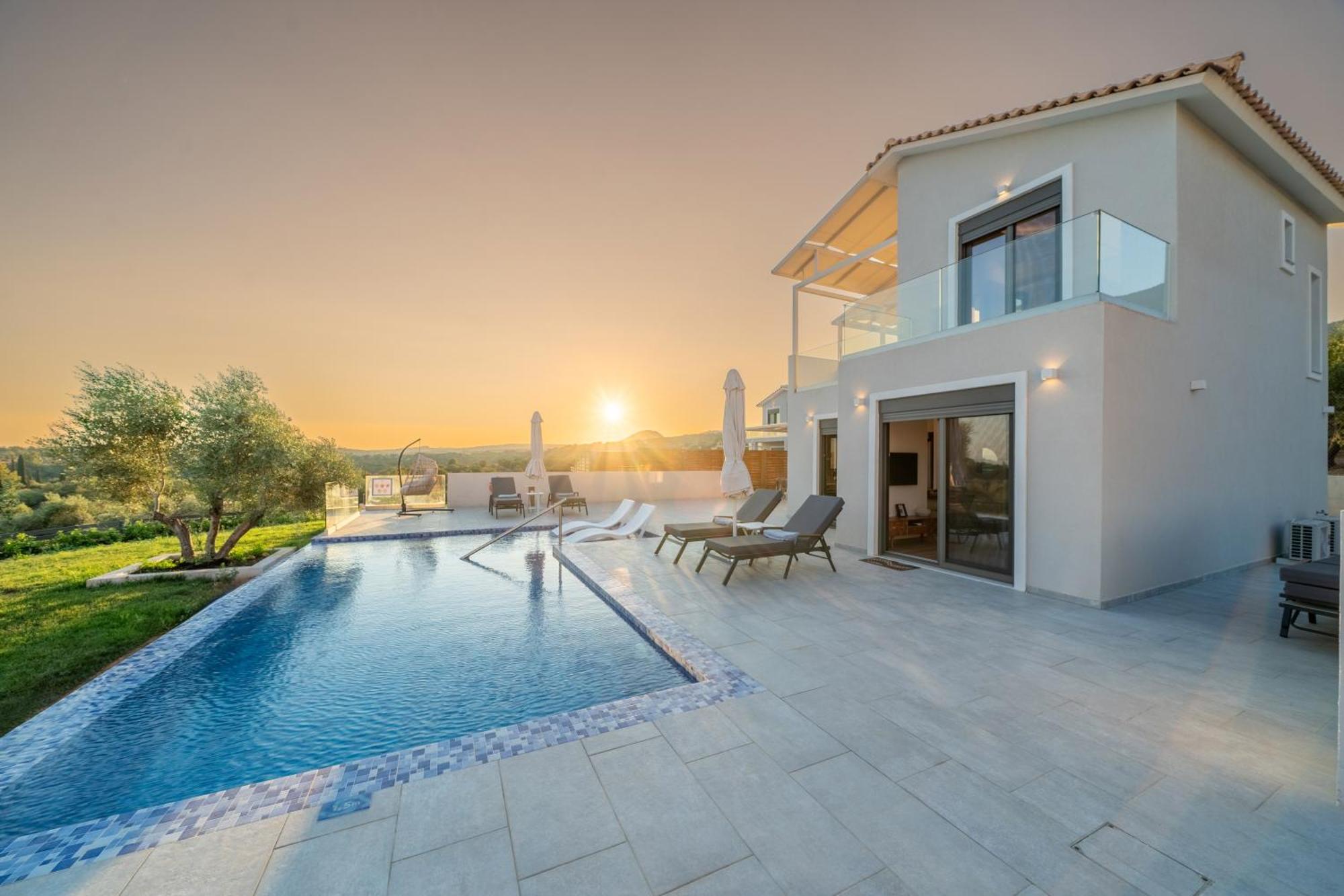 Endless Blue Private Club Villa