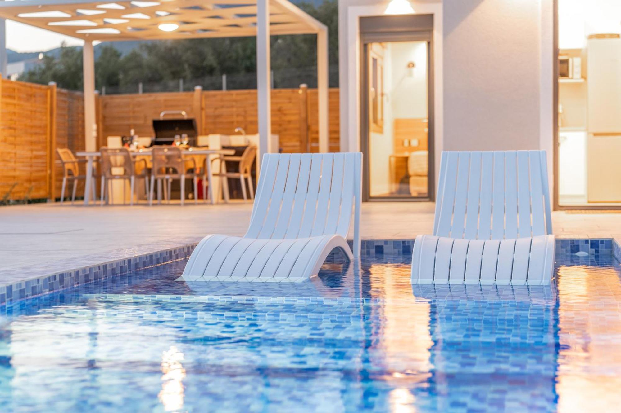 Endless Blue Private Club